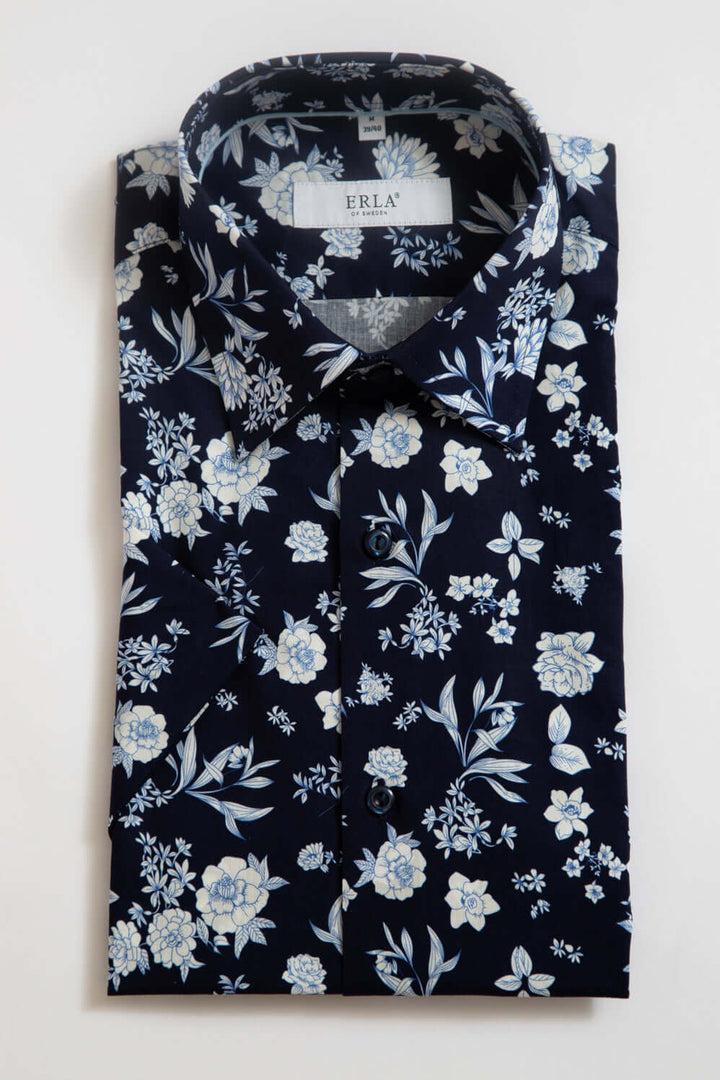 Marinblå kortärmad blommig skjorta